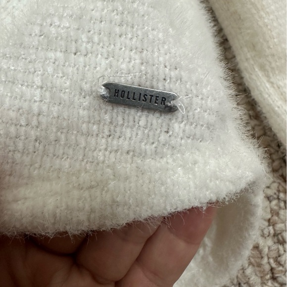 Hollister Cropped White Knit Sweater size S - Picture 4 of 8